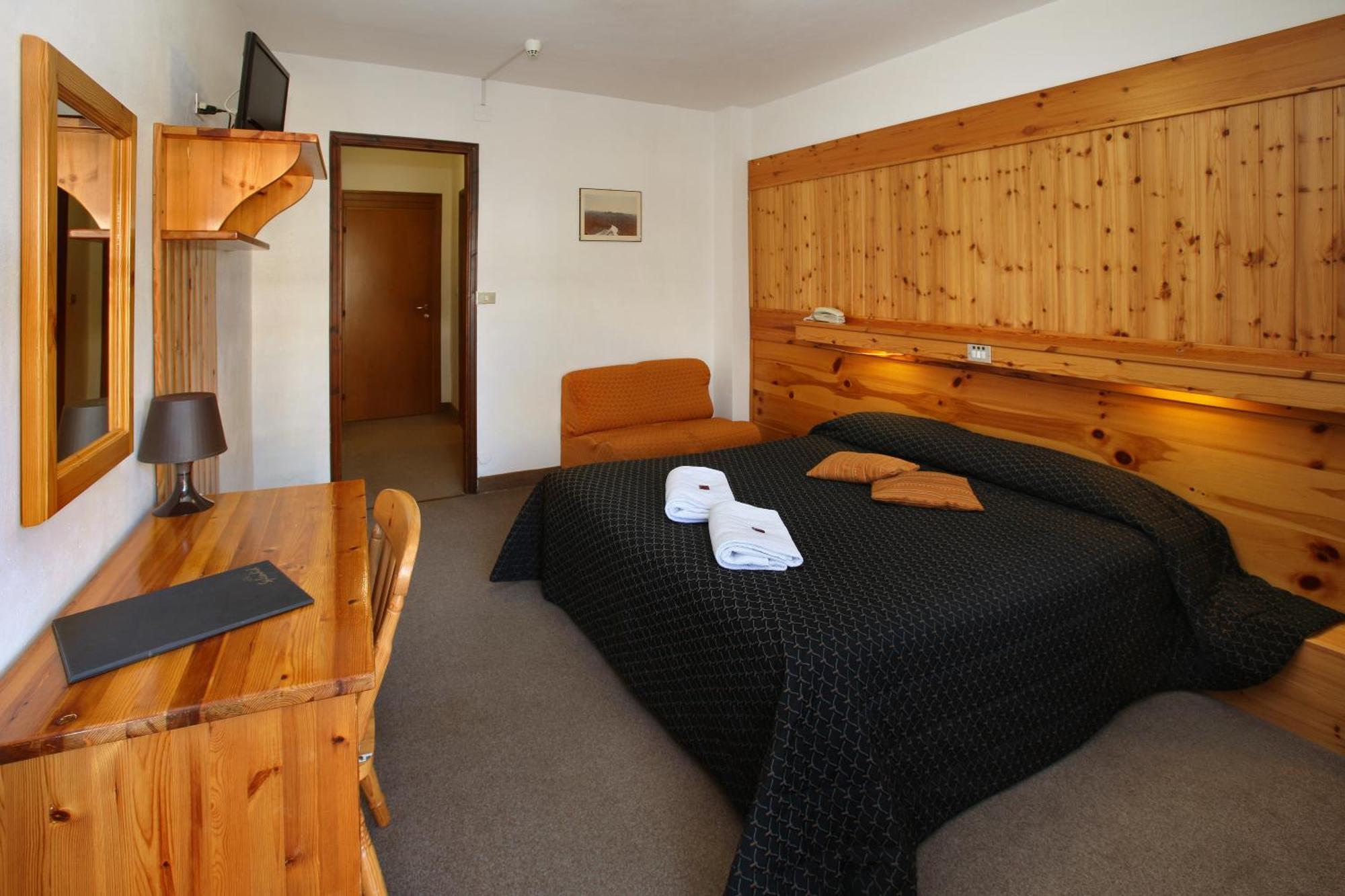 Hotel Splendid Oulx Szoba fotó